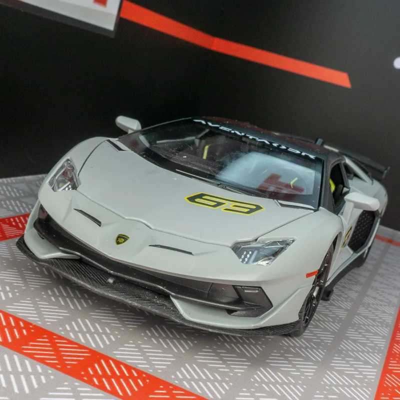 124 Lamborghini SVJ63 alloy car model ornaments collection pull back acoustooptic toy can be given as a gift to friendsT251023