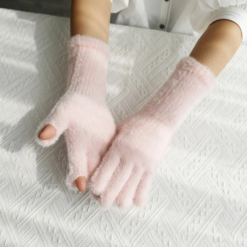 Women Plus Cashmere Touch Screen Gloves Winter Warm Gloves Elastic Soft Full Fingers Mittens Plush Faux Fur Knitted Gloves 251021