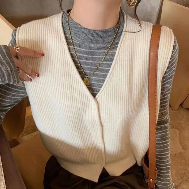 Knitted vest womens outerwear spring and autumn style camisole layered and fashionable sleeveless sweater jacket 251023