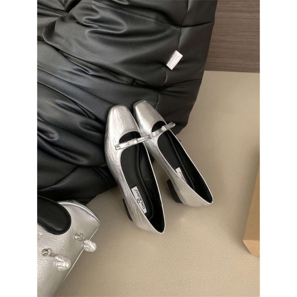 Designer Shoe Gentle Fairy Style Little Red Round Toe Shallow Mouth Bowknot Thin Strap Hollow Flat Pregnant Women Grandma Single Shoes