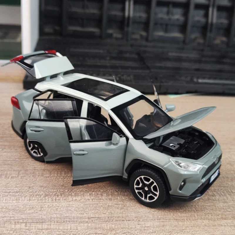 132 RAV4 SUV High Simulation Diecast Metal Alloy Model car Sound Light Pull Back Collection Kids Toy GiftsT251023