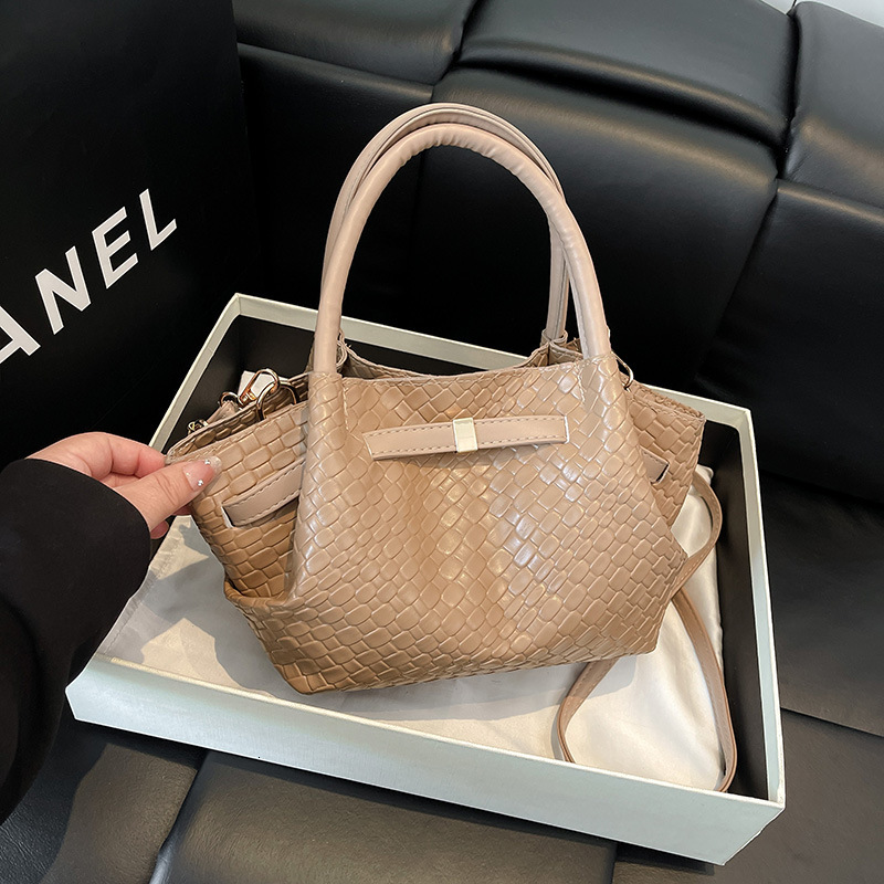 Luxury Brand Designer Bag New Woven Wing Bag 2025 New Trendy Wrinkled Dumpling Bag Trendy Large Capacity Commuter Shoulder Tote Bag