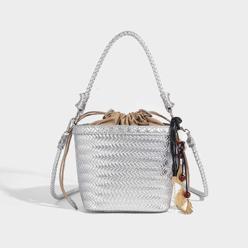 Luxury Brand Designer Drawstring Handbag High-End Bucket Pure Handmade Woven 2025 New Commuter Crossbody Bag
