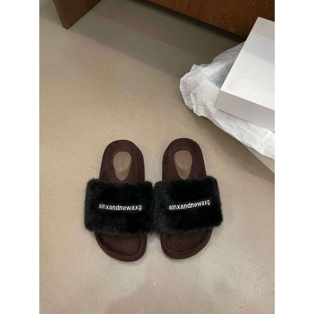 French Style 2025 New Autumn Winter Women's Thick-Soled Elegant Leopard Print Furry Slippers Outdoor Wear Versatile Comfortable Trendy