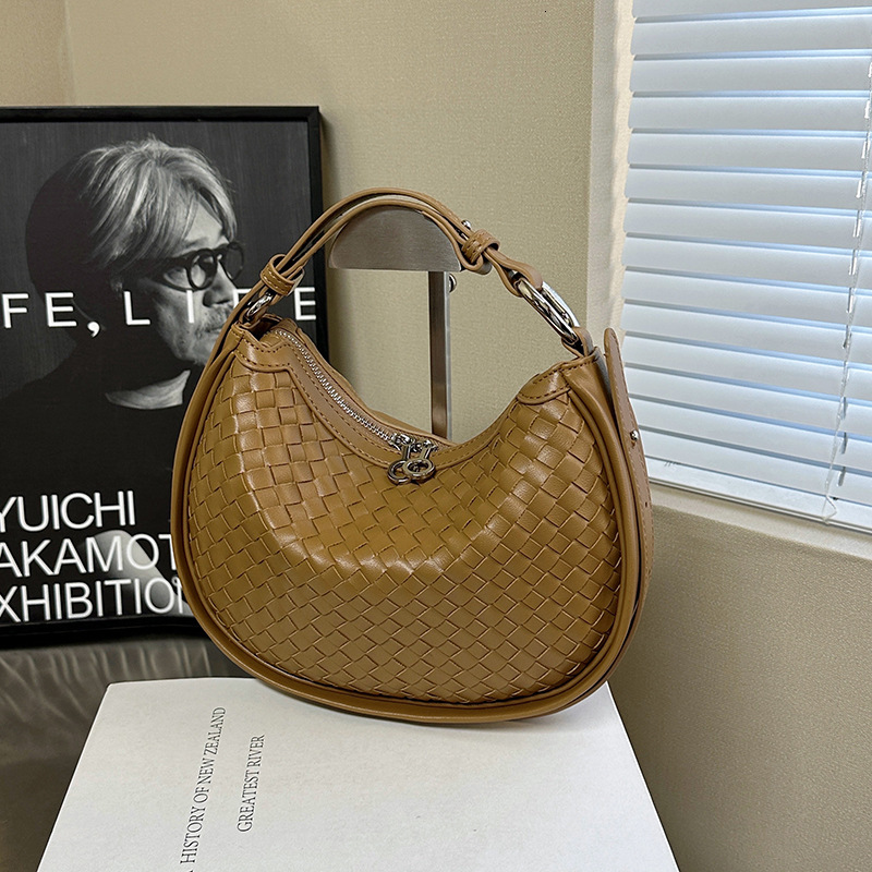 Luxury Brand Designer Bag 2025 New Niche Handwoven Crescent Handbag Textured Single Shoulder Underarm Bag Fashion Commuter Crossbody Bag
