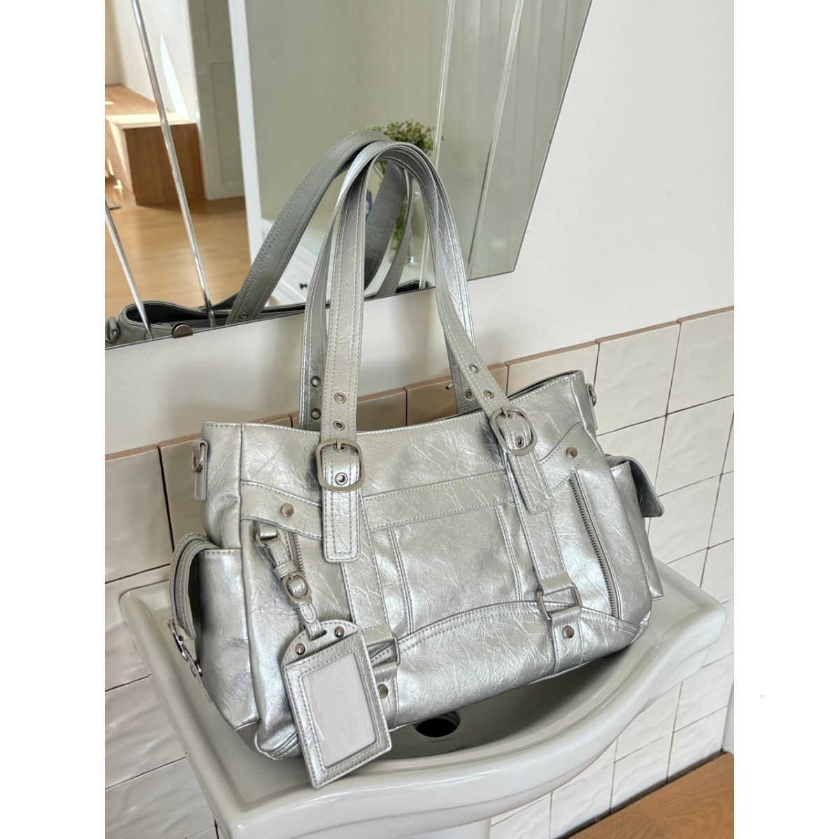 Luxury Brand Designer Bag Sweet Cool Style Large Capacity Tote Bag 2025 New Trendy Personality Versatile Handbag Uniform Bag Simple Y2k Shoulder Bag