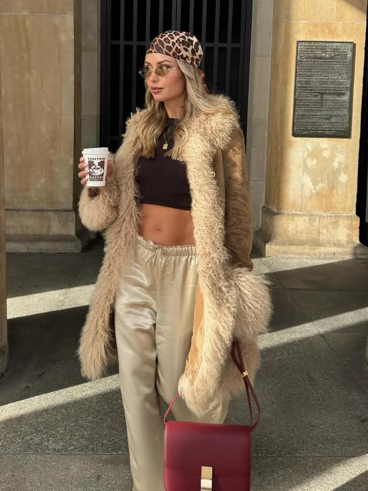 Fashion Faux Fur Patchwork Suede Overcoat Women Lapel Long Sleeve Fluffy Loose Warm Outerwears Lady Winter Daily Highstreet Coat 251021