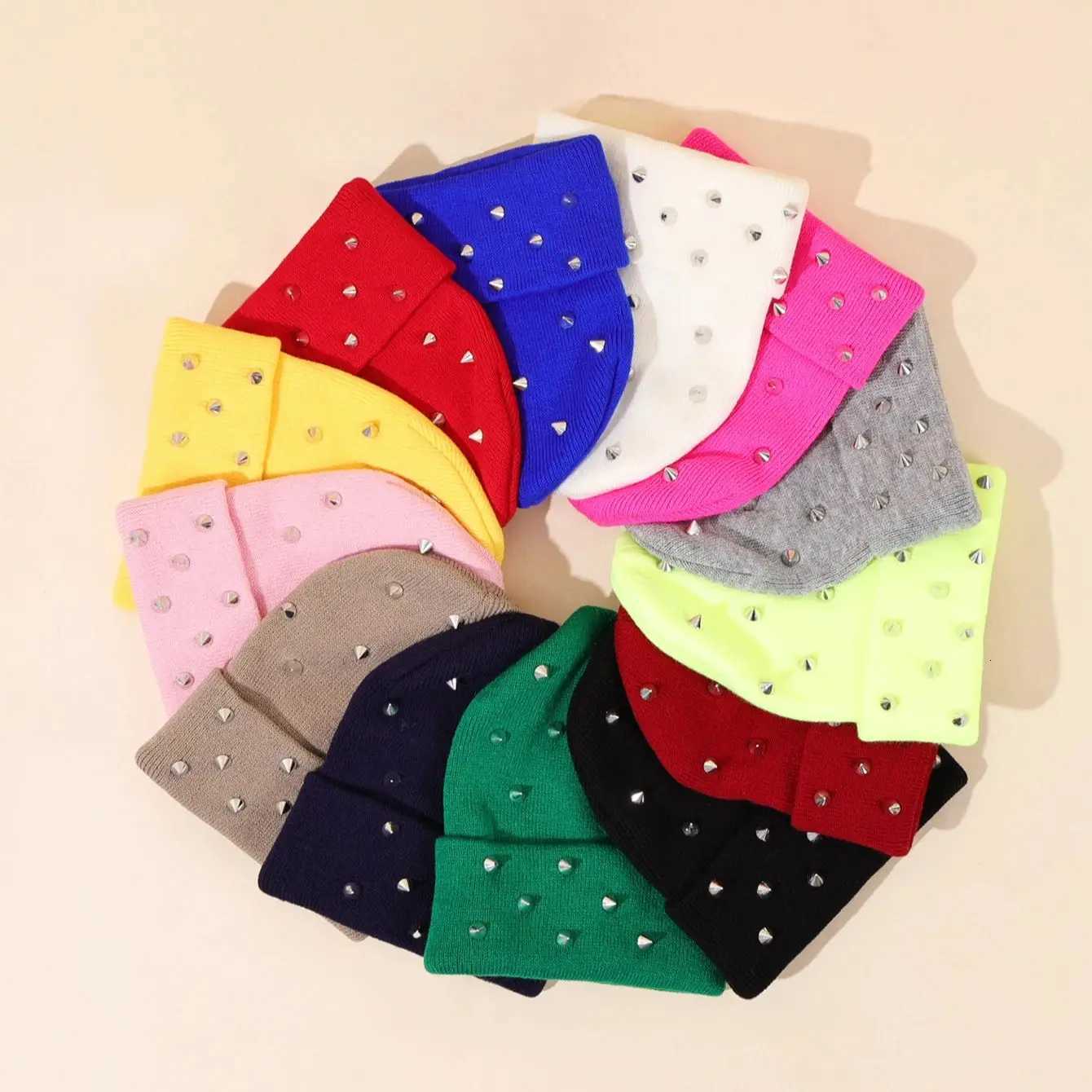 AutumnWinter Mens and Womens HoodiesMultiple Colors Riveted Woolen Hats Warm Knitted HatsTrendy Street Style BeaniesXJ251023