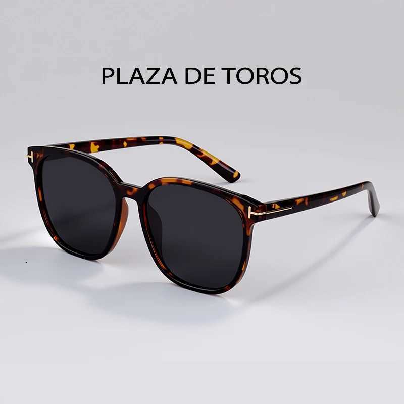 Luxury Brand Oversized Sunglasses For Women Men Fashion Square Brand Designer Retro Shades Trending Rivets Sun Glasses UV400W251023