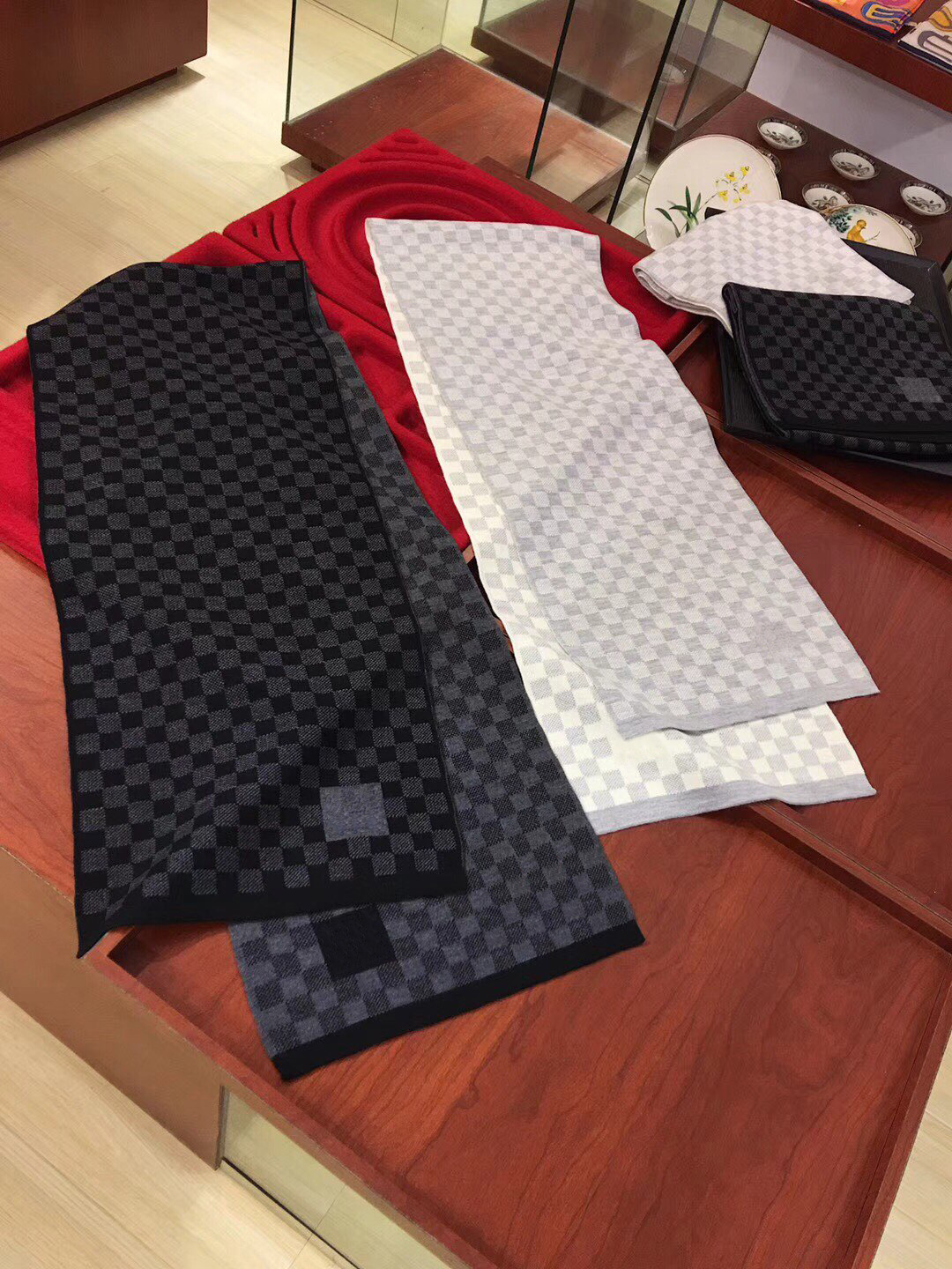 Men Silk Scarf Damier Giant Scarf Designer Scarf Check Plate Luxury Scarves Wool Scarf Designer Wind Women Scarf Black And White Checkered 18030cm