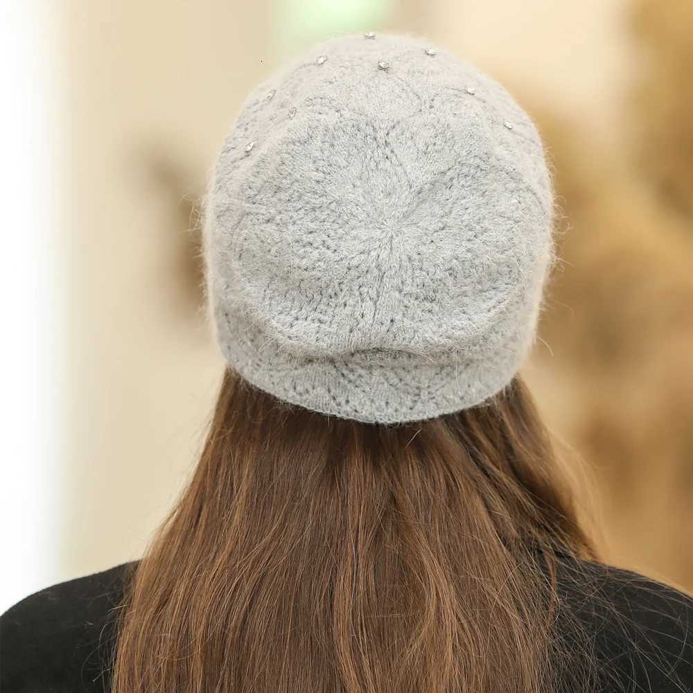 1pc Winter Warm Women Beanie Hat with Diamond SettingStreetwear Fleece Blend Warm Fashion Decorate Skull cap for Female CasualXJ251023