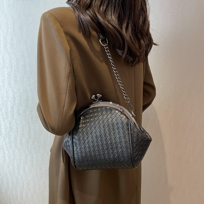 Luxury Brand Designer Bag Fashion Clip Bag 2022 Autumn New Korean Style Bag Woven Chain Bag Textured Single Shoulder Crossbody Women's Bag