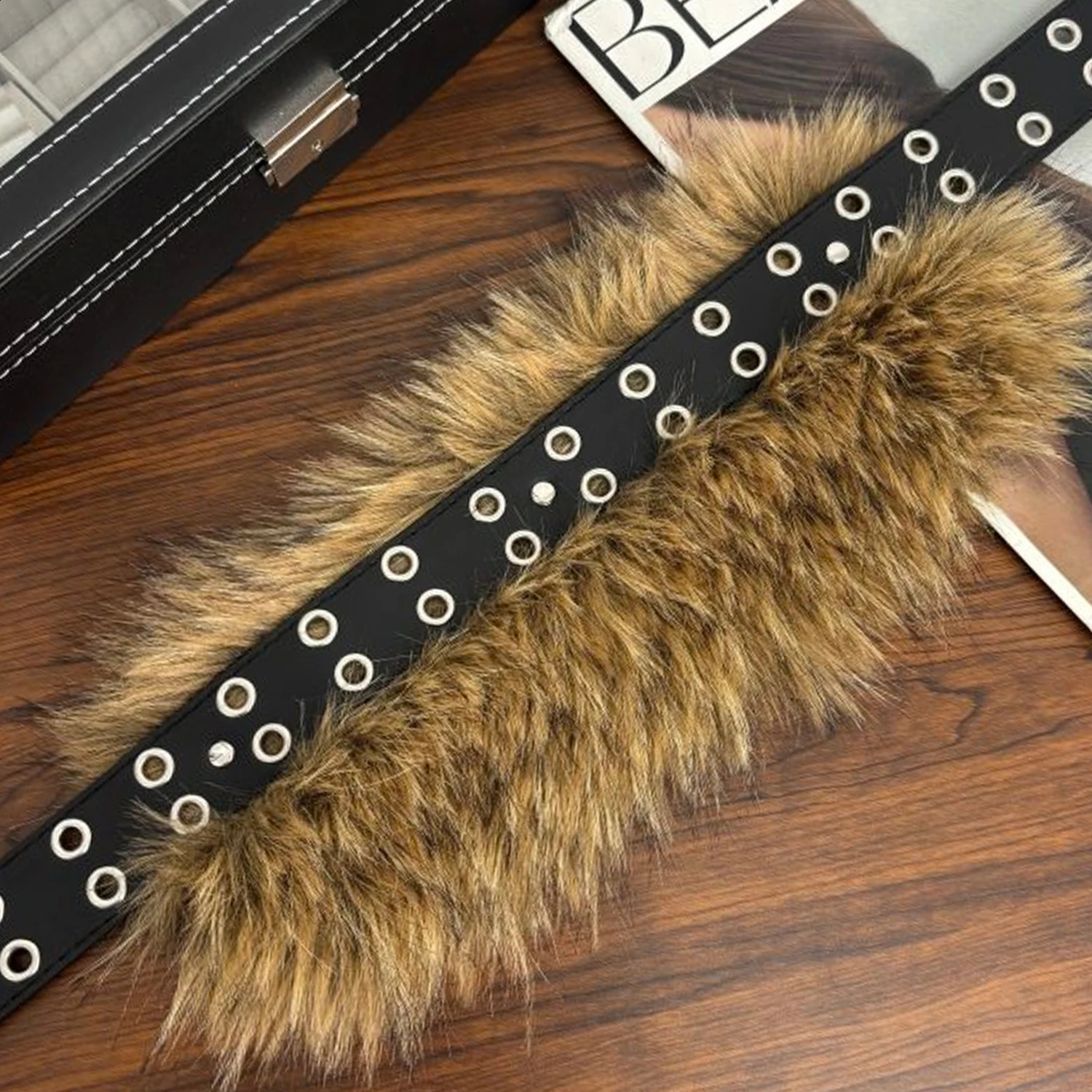 Punk Faux Fur Belts Y2K Vintage PU Studded Patchwork Belt Cowgirl Metal Plush Waist Chain Fashion Furry Waistband Jeans Belts 251013