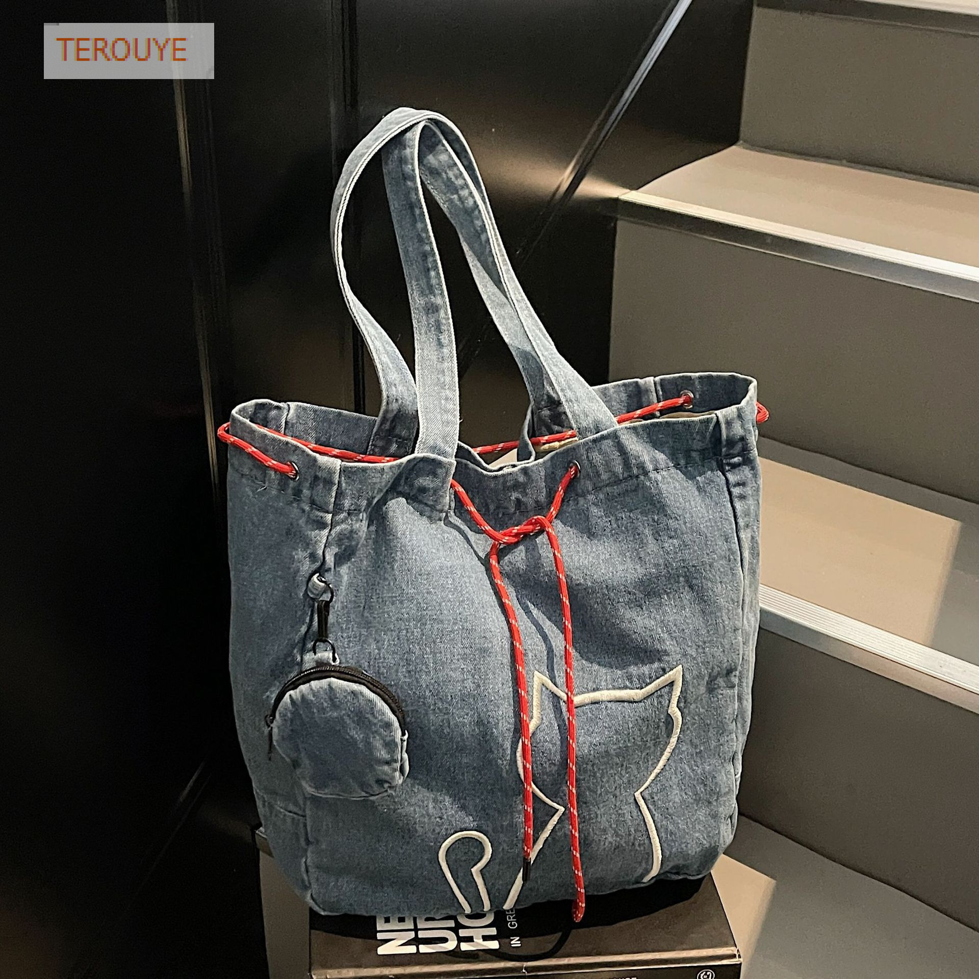 Winter New Embroidered Cowboy Handbag Fashionable and Casual Large Capacity Underarm Bag Trendy and Versatile Women's Shoulder Bag Luxury Designe