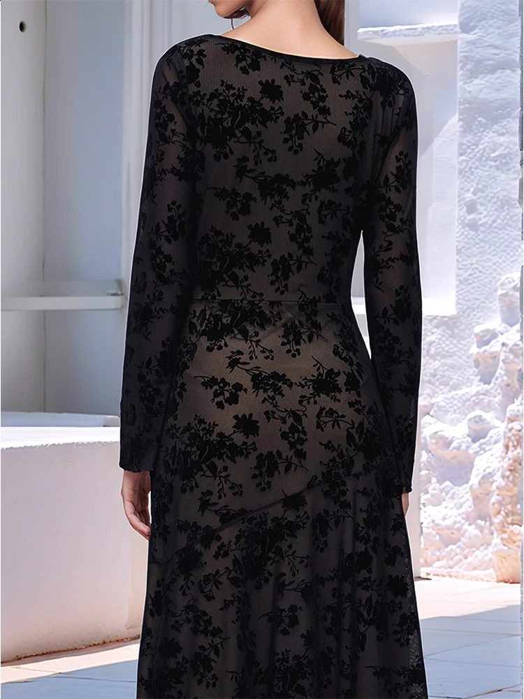 Womens Long Flared Sleeve round Neck Black Floral Lace Elegant Midi Dress Spring Summer Fashionable Casual Maxi Gown 251022