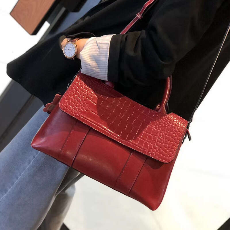 Luxury bag Fashion Genuine Leather New Handbag Tote for Women Commuting Versatile Large Capacity High end Feel Single Shoulder Crossbody Bag