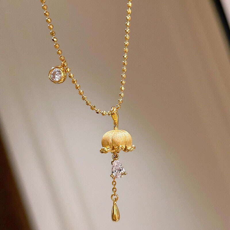 High-end gold Water Drop Sparkling Dia Lily of the Valley Pendant Elegant Necklace
