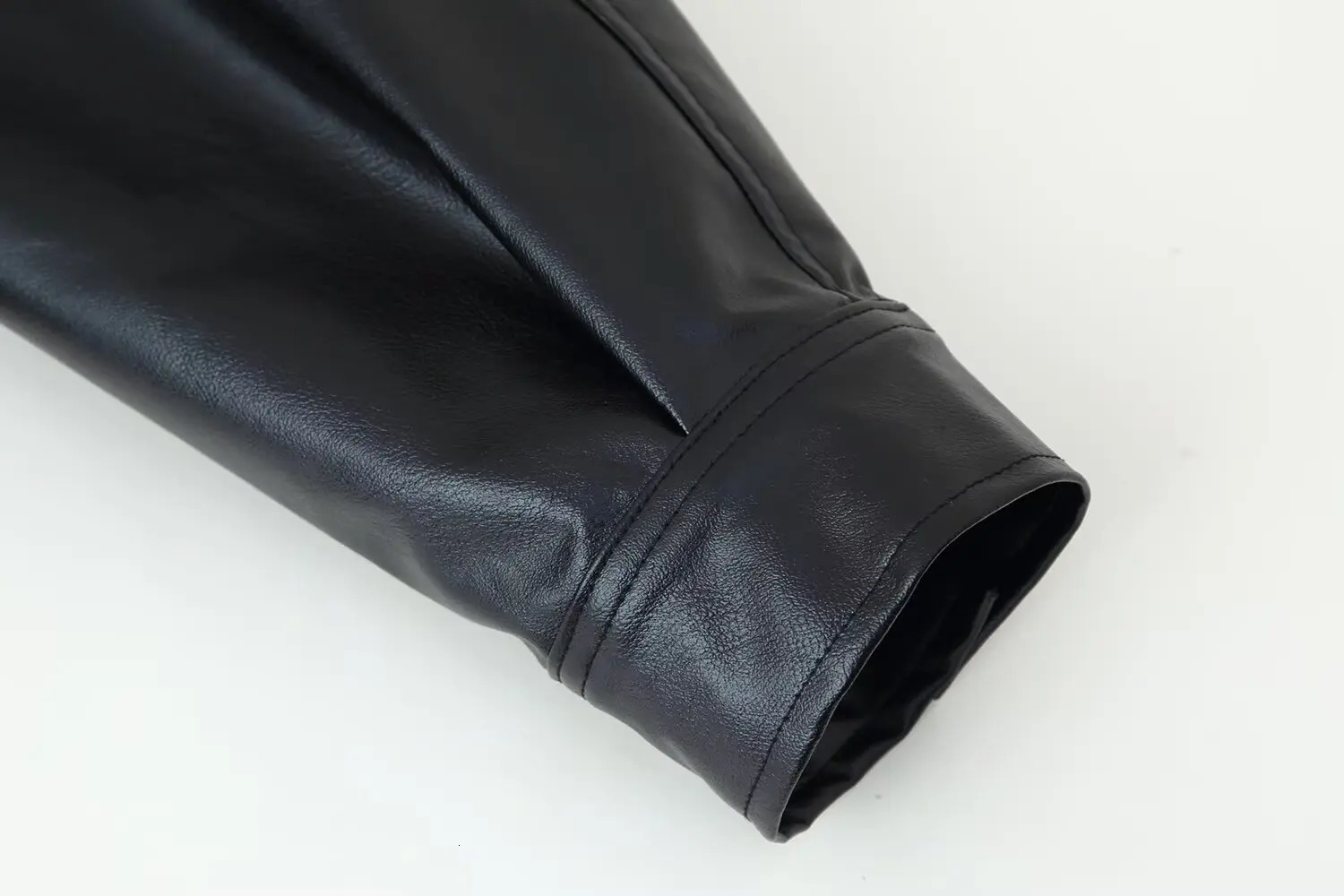 Winter Fashion Women Faux Leather Jacket Zipper Turndown Collar Vintage Coats Streetwear Ladies Leathers Outerwear Tops 251020