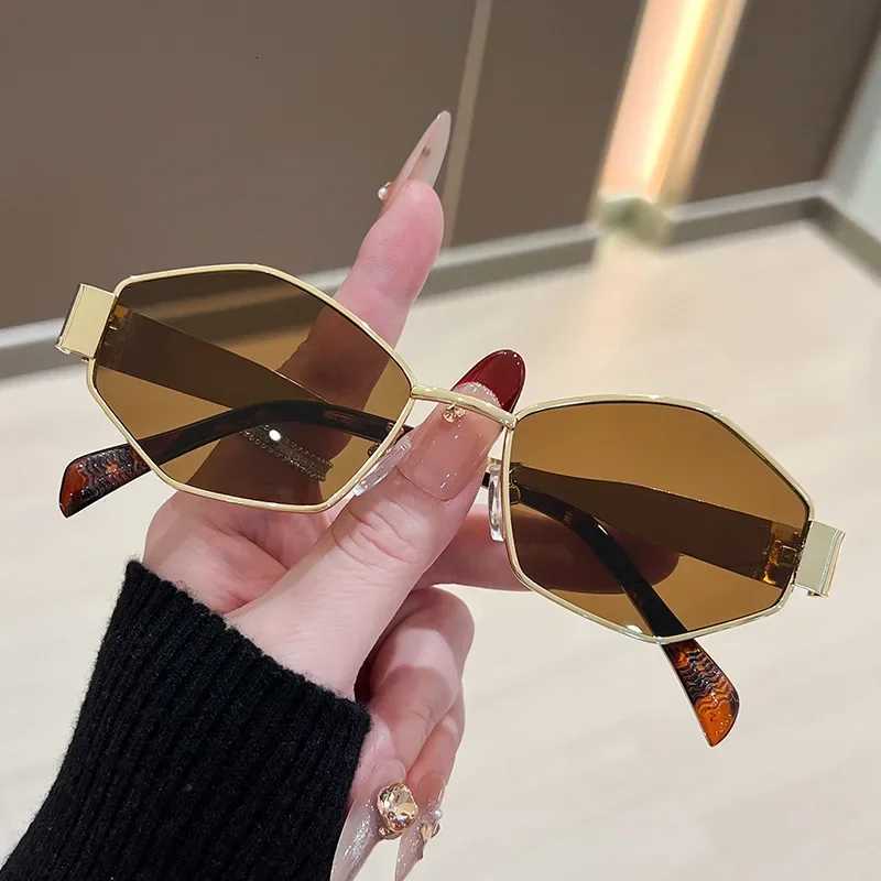 Fashion Polygonal Women Sunglasses 2025 Vintage Brand Rhombus Ladies Sun glasses Shades Unique Metal Frame Punk Eyewear MenW251023