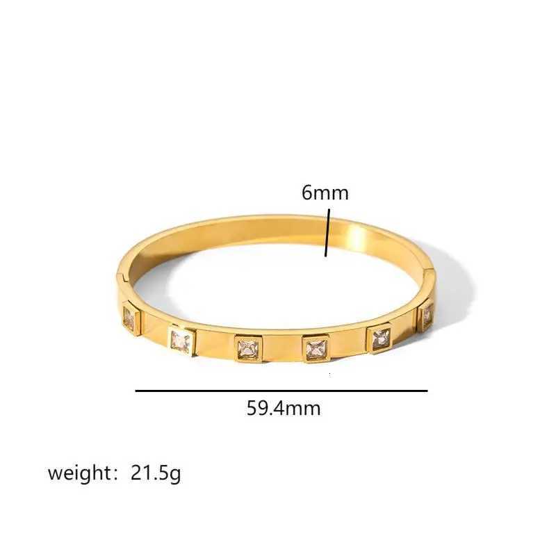 Luxury Jewelry Accessories Non Tarnish Elegant Cubic Zirconia Star 18K Gold Plated Stainless Steel Bangle Bracelet for WomenW251024