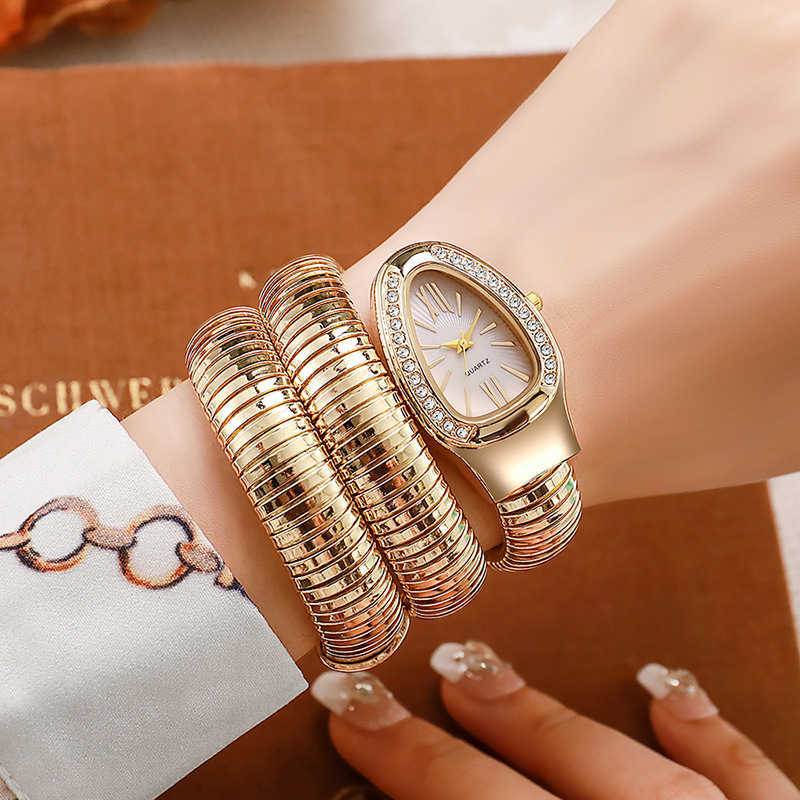 Honghong SnakeShAPed WATCH Womens Fashion WATCH Creative HipHop Quartz WATCH Personality WATCH Z20251024
