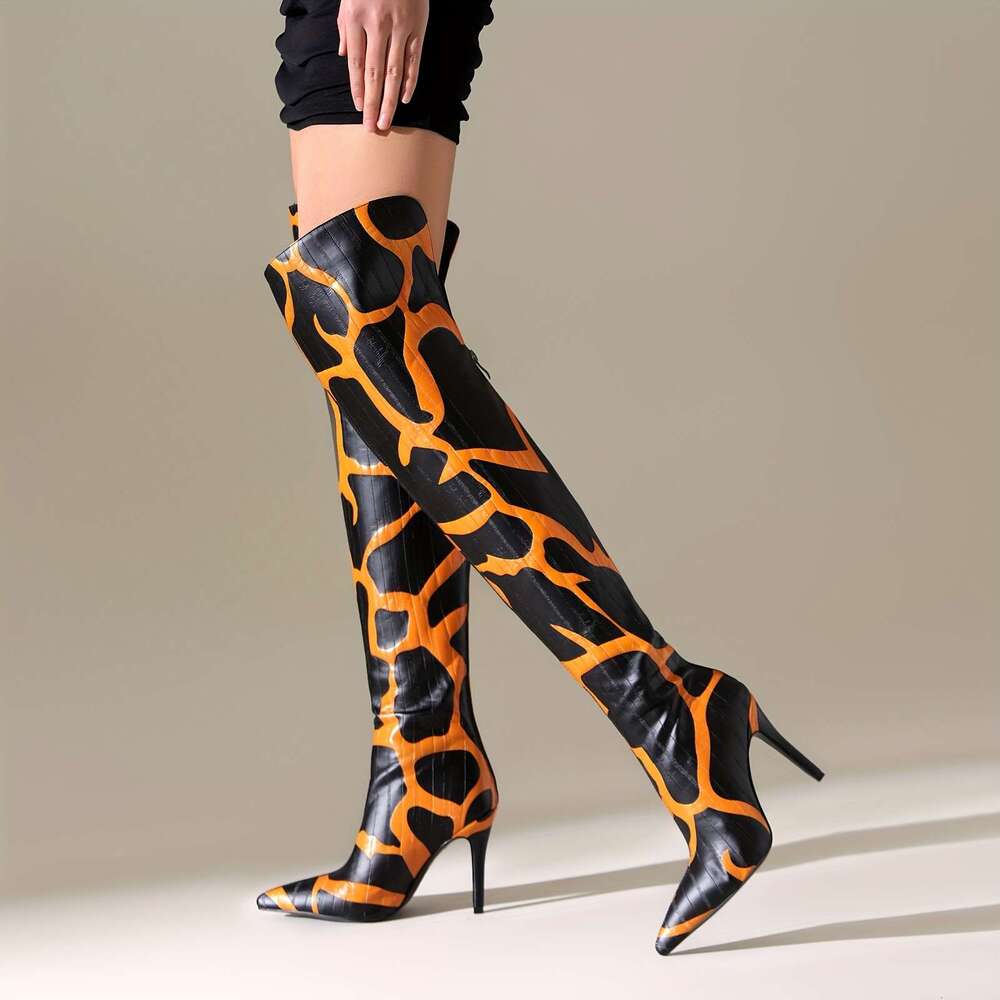 Winter Giraffe Patterned High-Heeled Women's Knee High Shoes