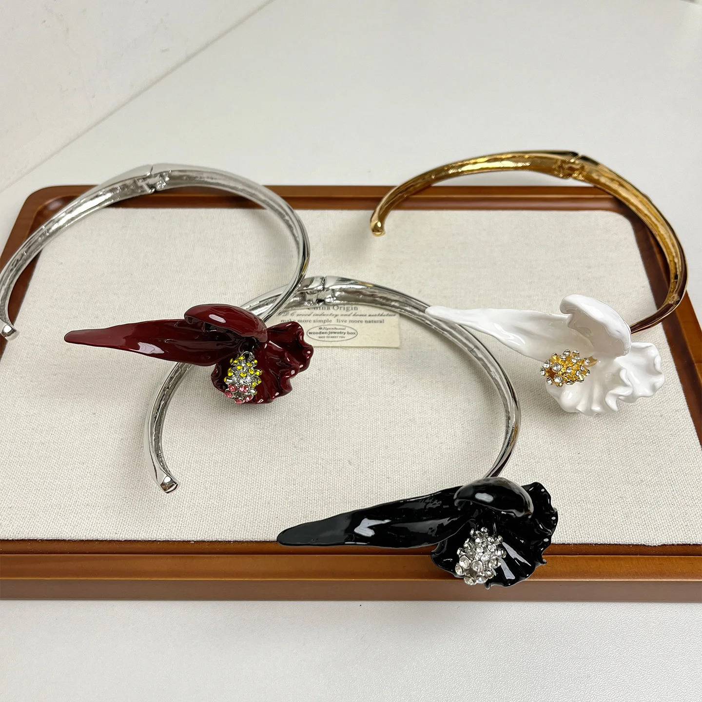 HangZhi Vintage Metal Enamel White Red Oriole Tail Flower Open Necklace Choker Collarbone Chain Y2K Charms Jewelry for Women 251016