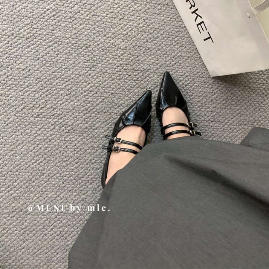 Korean Style Pleated Pointed Toe Designer Shoe Soft Shallow Mouth Single One-Strap Mary Jane Elegant Fashion Small Leather Shoes 2025 New