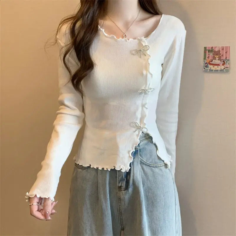 Koreanstyle Black Ear Top for Women Autumn Irregular Short Knitted Base Sweater Winter 251020