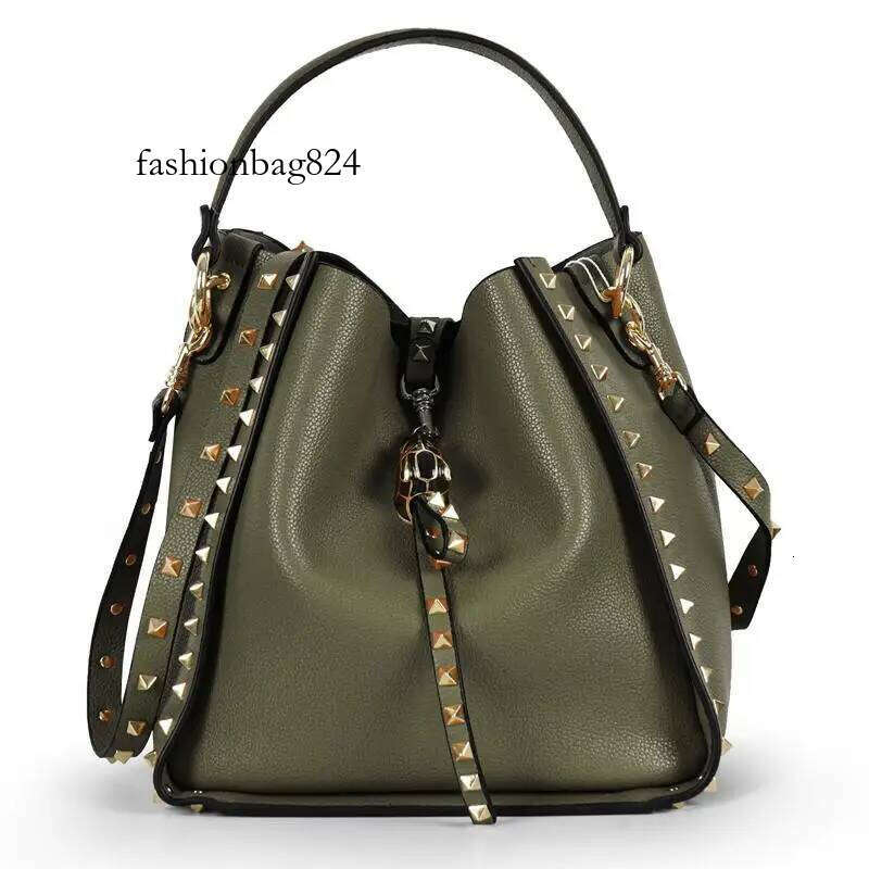 Hot selling high-end women's bucket 2025 brand designer genuine leather lychee fashion rivet shoulder bag handbag