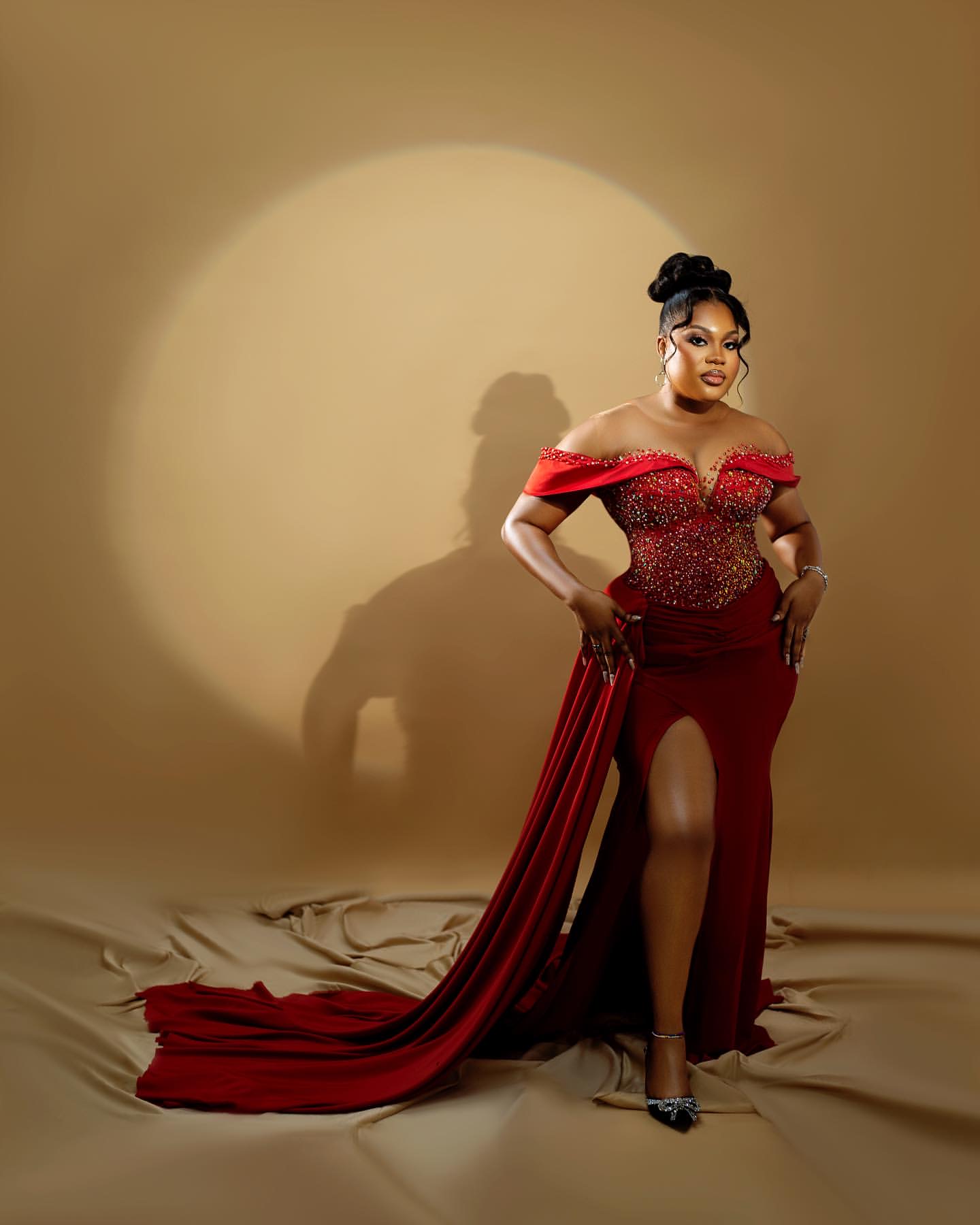 2025 Red Mermaid Prom Dresses Beaded High Split Satin Sheer Neck Evening Formal Party Second Birthday Engagement Gowns Plus Size Dress For Special Occ