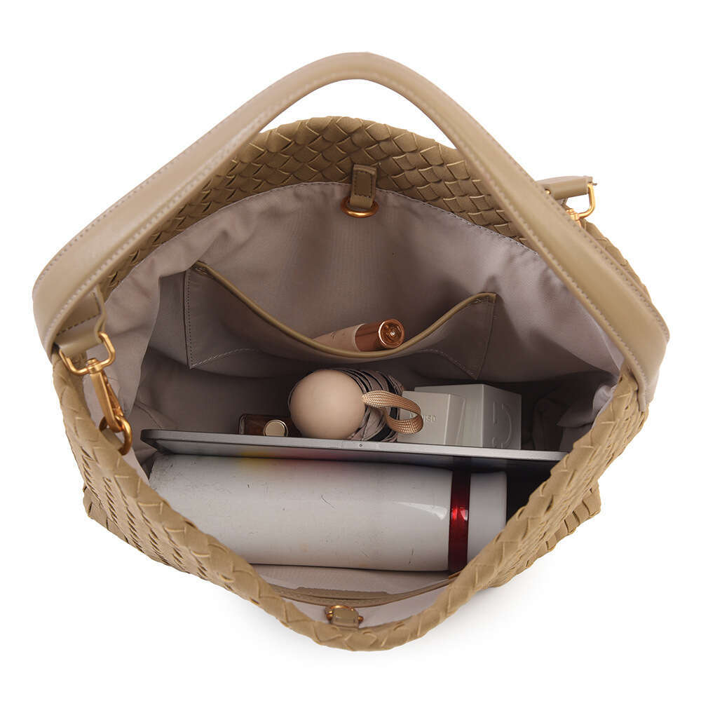 Hand-Woven Autumn Winter Suede Large Capacity Shoulder High-End Simple Commuter Tote Bag