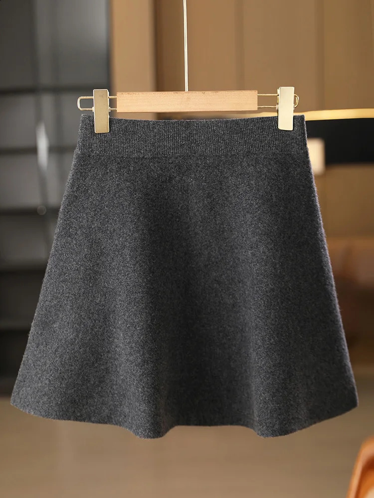 Womens Wool Skirt Autumn Winter Elastic Waist Mini ALine Cashmere Skirt 100 Merino Wool Knitted Above Knee Preppy Style Dress 251020