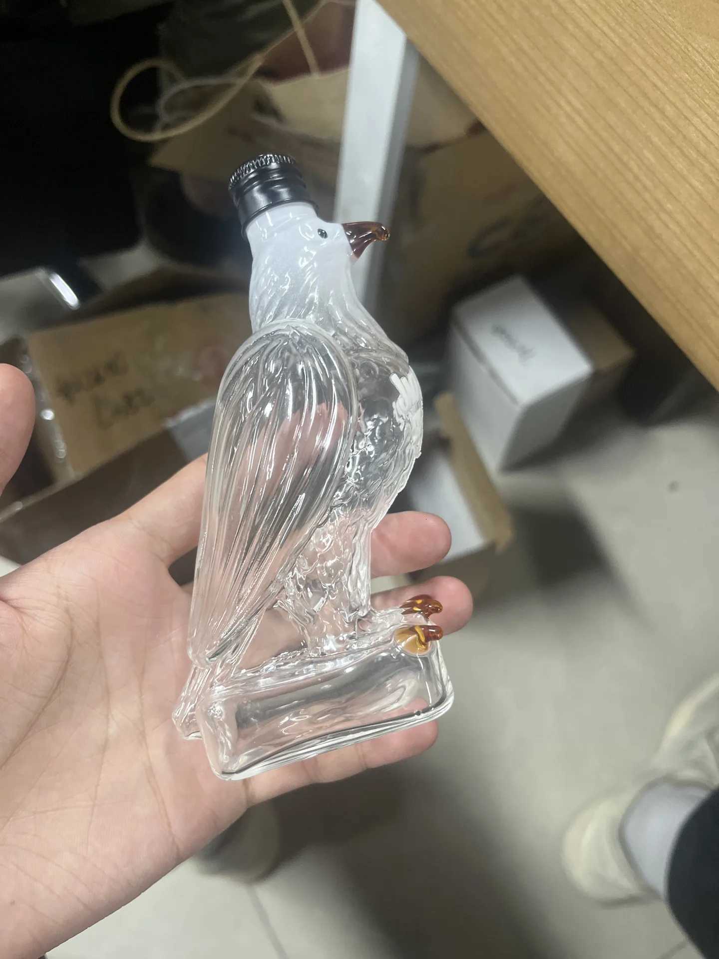 Liquor Decanter Dad Husband Whiskey Decanter Bottle Exquisite Liquor Bottle Fun He Decoration for Holidays Y251024