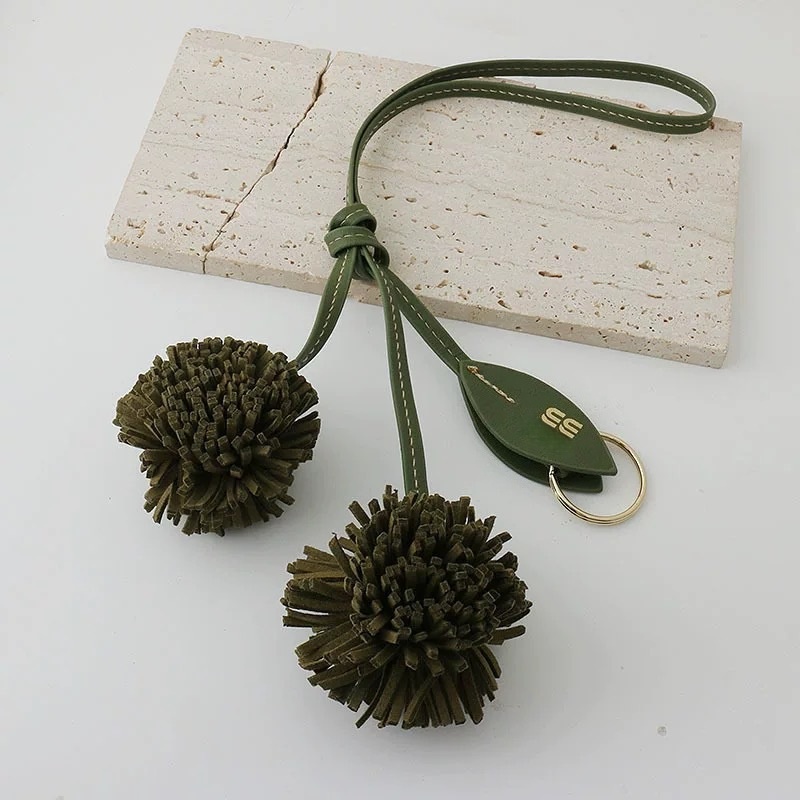 Fall Winter New Strawberry Braided Rope Knot Bag Charms Leather Suede Hydrangea Pendant Keychain Premium Womens Color Blocked Fashionable Charm