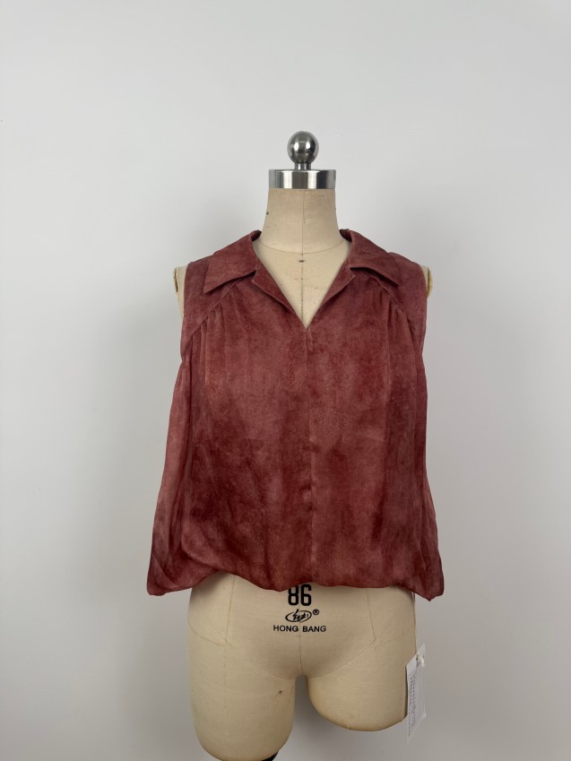 Simple, sophisticated, and elegant silk sleeveless top with a youthful, graceful vibe JYS37083