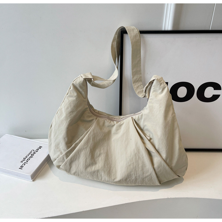 2025 new designer fashionable women's casual crossbody bag