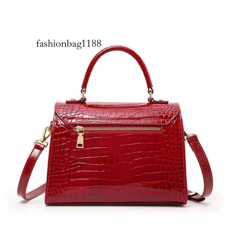 New Lacquer Skin Crocodile Pattern Women's Handbag Top Layer Cowhide Styled High Grade Single Shoulder Crossbody Bag