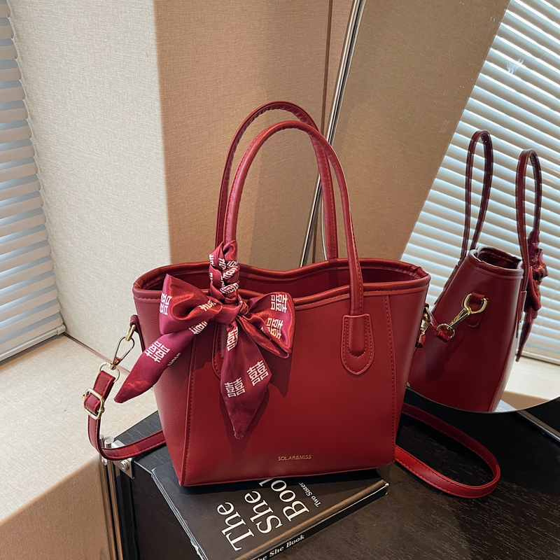 2025 Summer New Women's Large Capacity Handheld Shoulder Bag Exquisite Simple Multi functional Outdoor Commuter Crossbody Bag Fashion Phone Bag