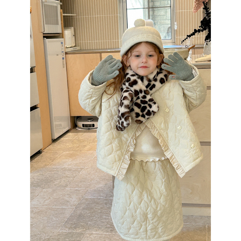 Girl designer's fashionable winter clothing set for autumn and winter girls, new Korean style cotton jacket, half skirt, thickened Western style
