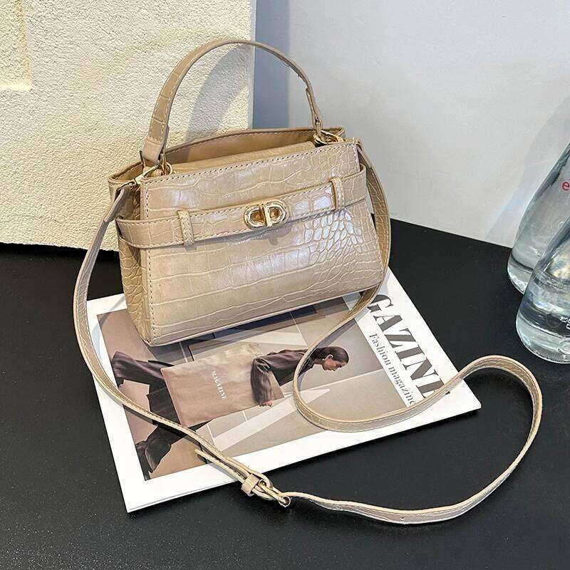 Designer bag Classic Women's Handbag Leather Shoulder Brand Famous Designer Elegant Popular Messenger Bag
