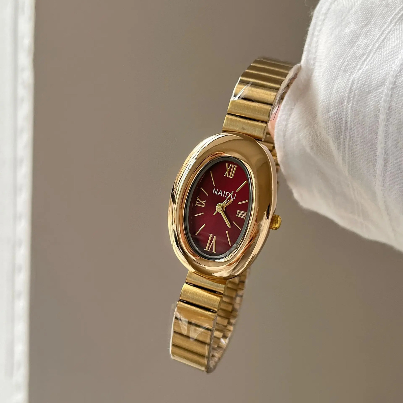 Women Watch Vintage Oval Dial Gold Watch Roman Numerals Steel Strap Ladies Girl Gift Wristwatch Clock Relojes 251021