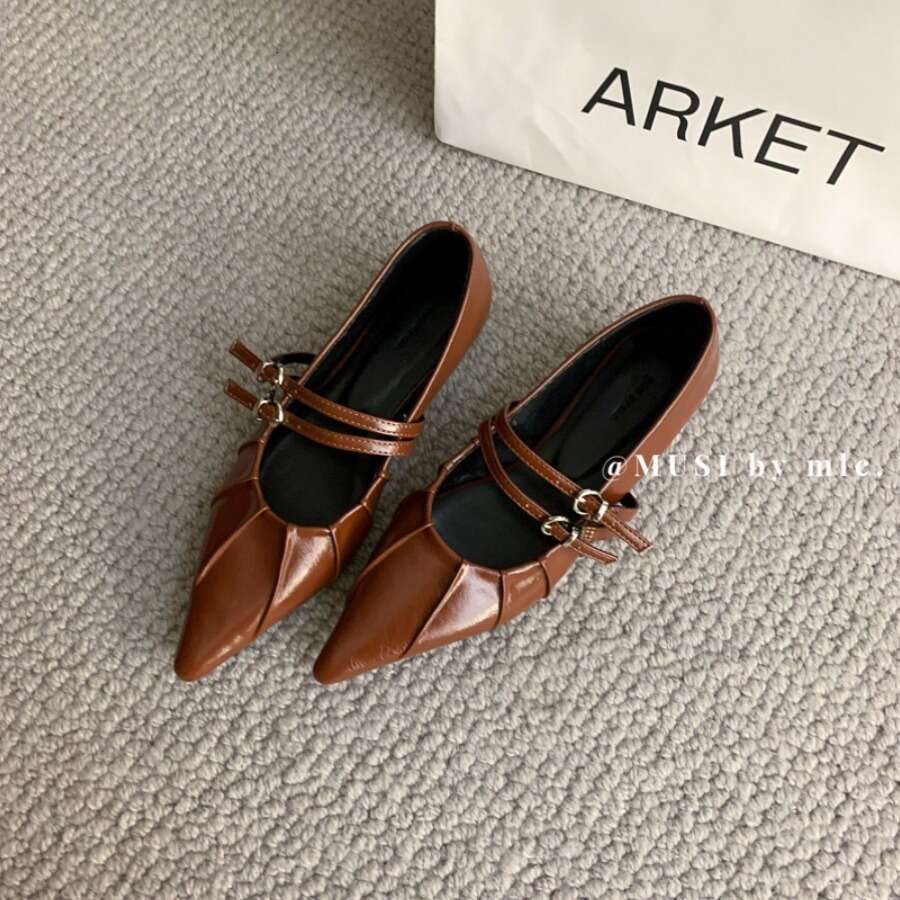 Korean Style Pleated Pointed Toe Designer Shoe Soft Shallow Mouth Single One-Strap Mary Jane Elegant Fashion Small Leather Shoes 2025 New