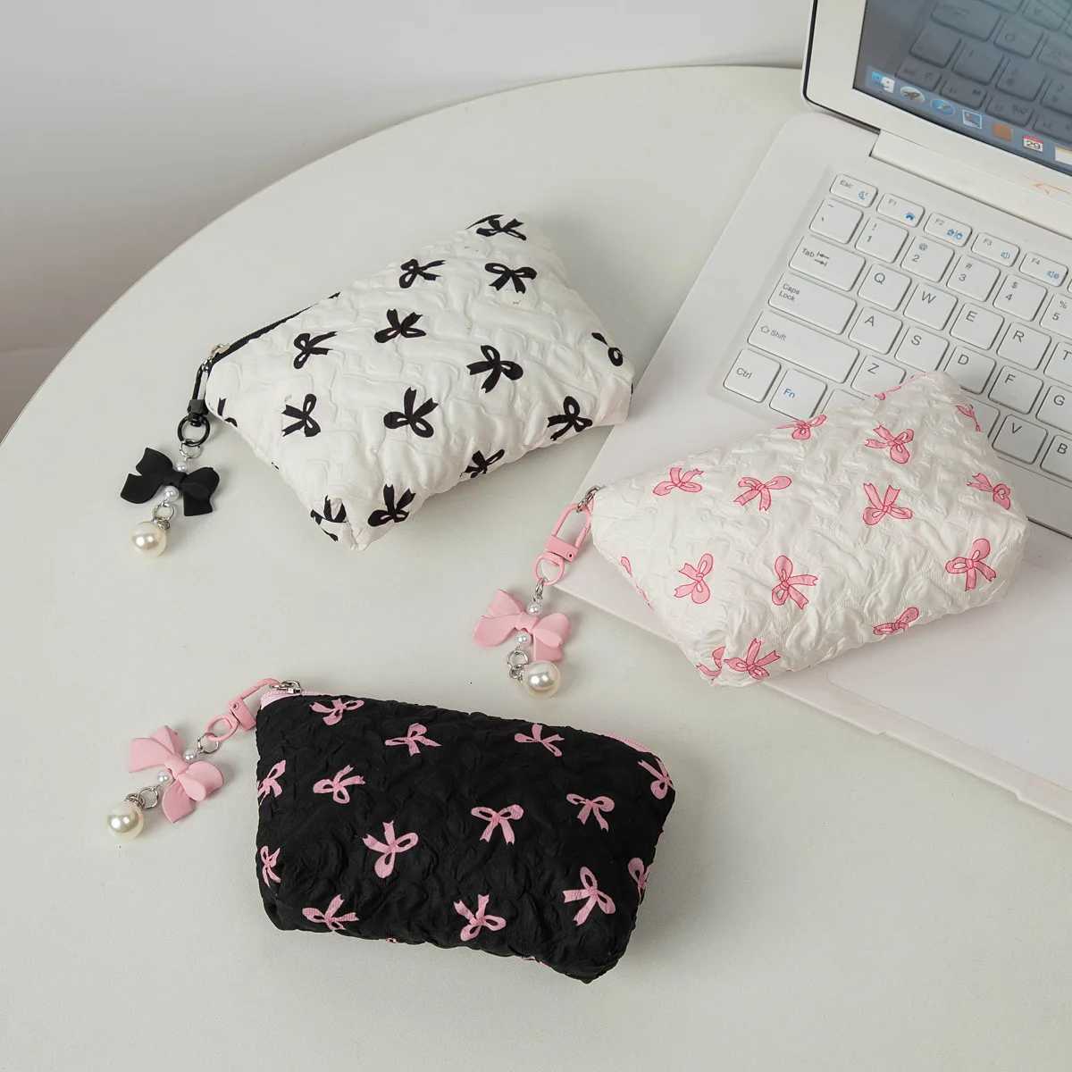 New Ins Student Dormitory Storage Bag Butterfly Knot Small and Portable Makeup Bag Large Capacity for Traveling and WashingT251024