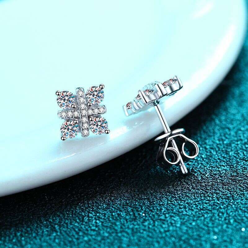 DHCollections-- XDY Pure Sier for Women Peace Knot Micro Inlaid 48 Points Moissanite Stud Earrings Jewelry