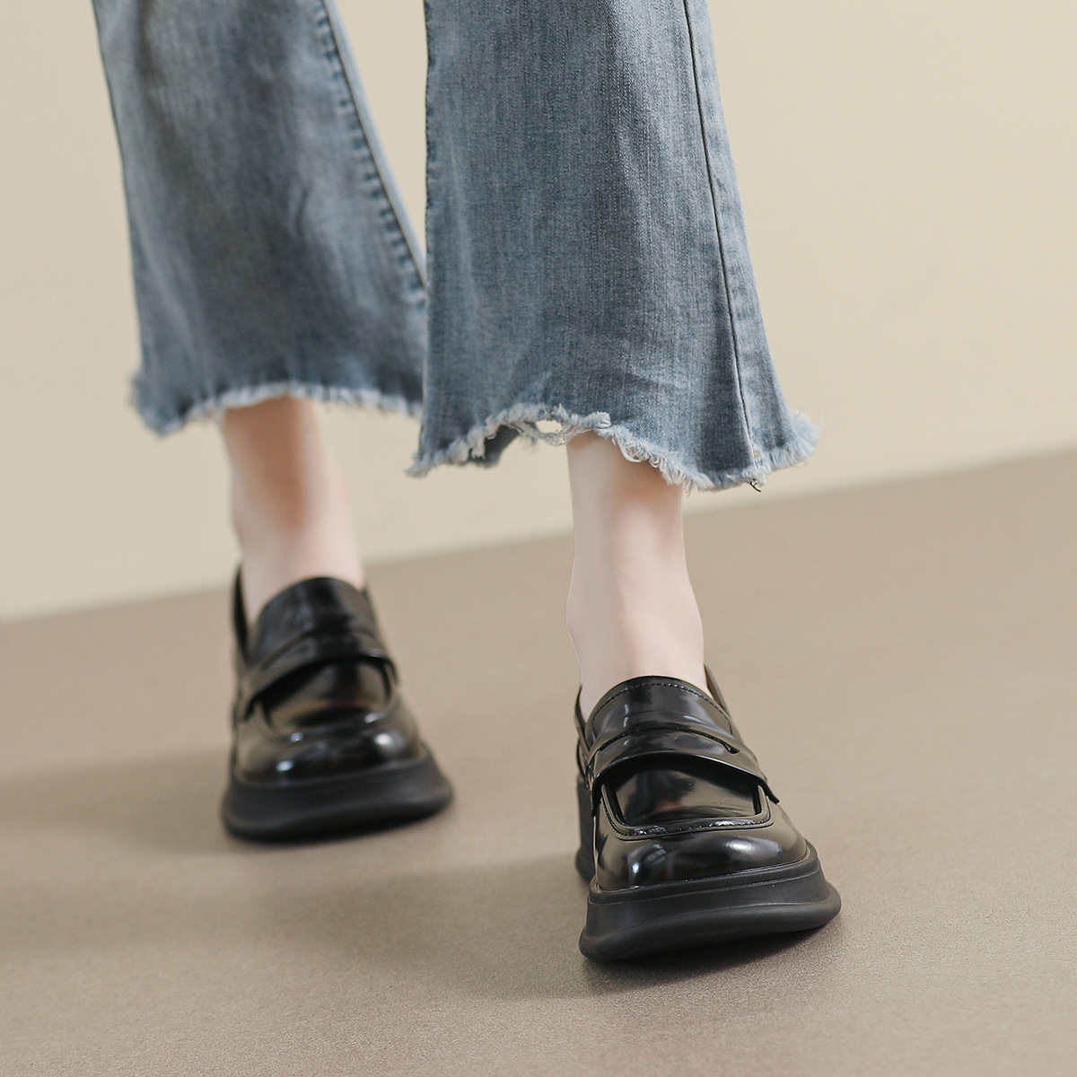Weiwei Girl 158-1 Black Loafers for Women Soft Autumn Round Toe Thick Sole British Style Small Leather Plus Size Women's Shoes ddmythur
