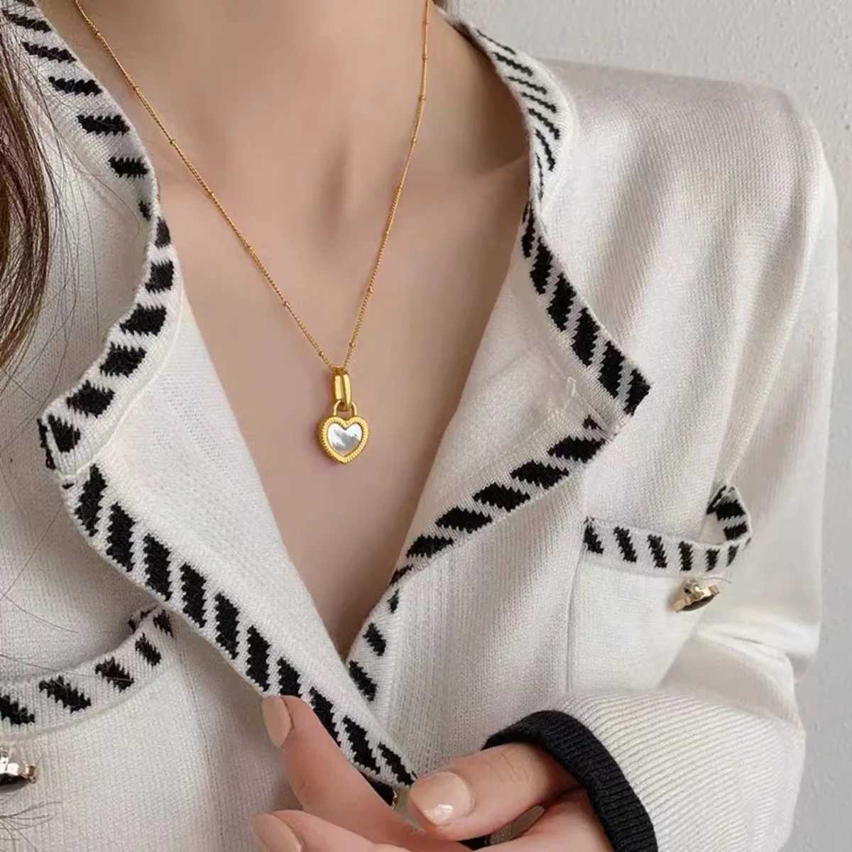 Heart Pendant Necklaces Stainl Steel Necklace Women Luxury Style Jewelry Accories Chain Banquet Doublesided Black WhiteXJ251024