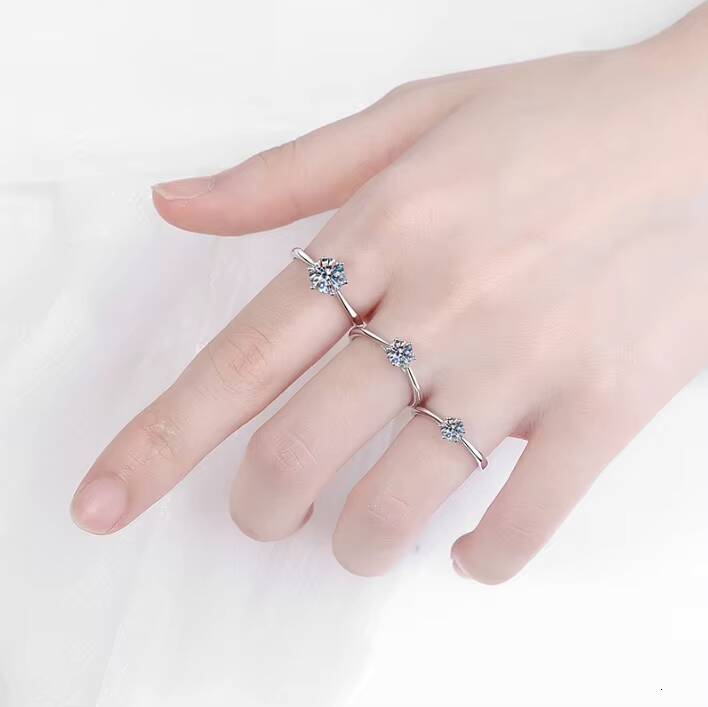 Moissanite 925 Sterling Silver Ring Plated Pt950 Ring Six Claws Factory Direct Supply