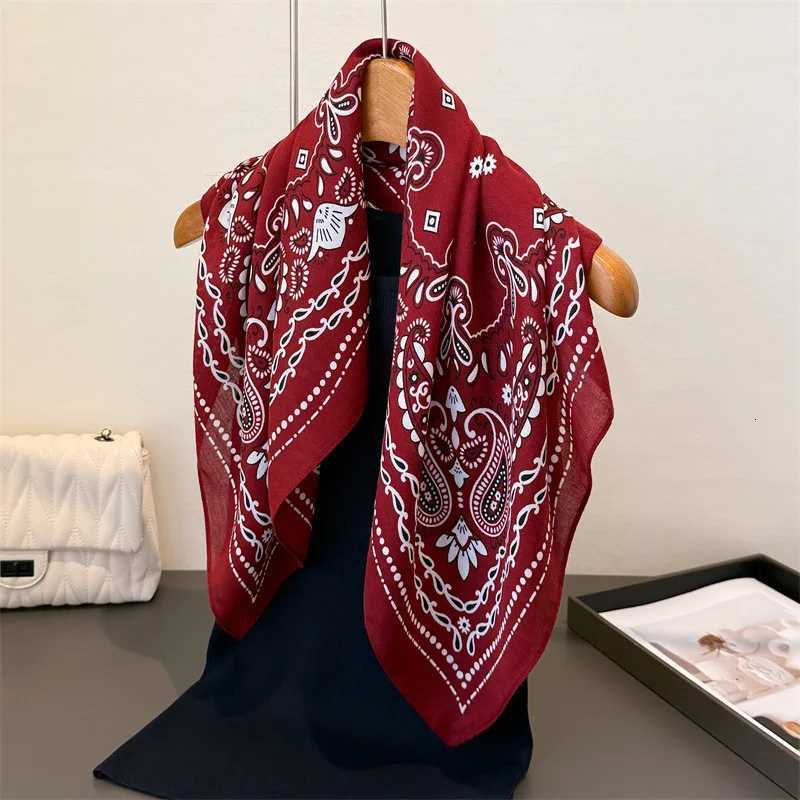 Luxury Cashew Square Scarf For Wen Soft 7070cm Neck Scarf Shl Warp Elegant Neckerchief Banda Paisley Print Hijab Y251024