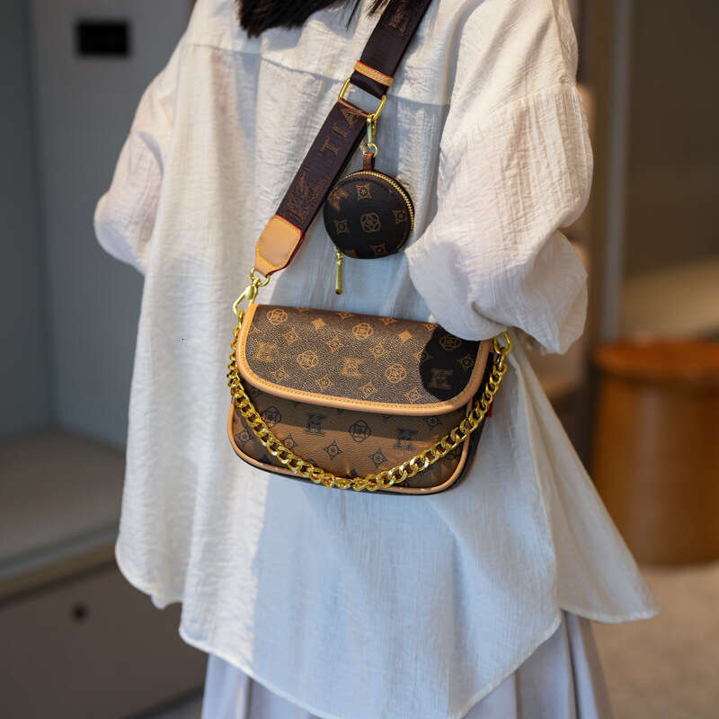 High-end 2025 New Korean Style Nurse Saddle Fashion Versatile Single Shoulder Chain Color-blocking Trendy Crossbody Bag
